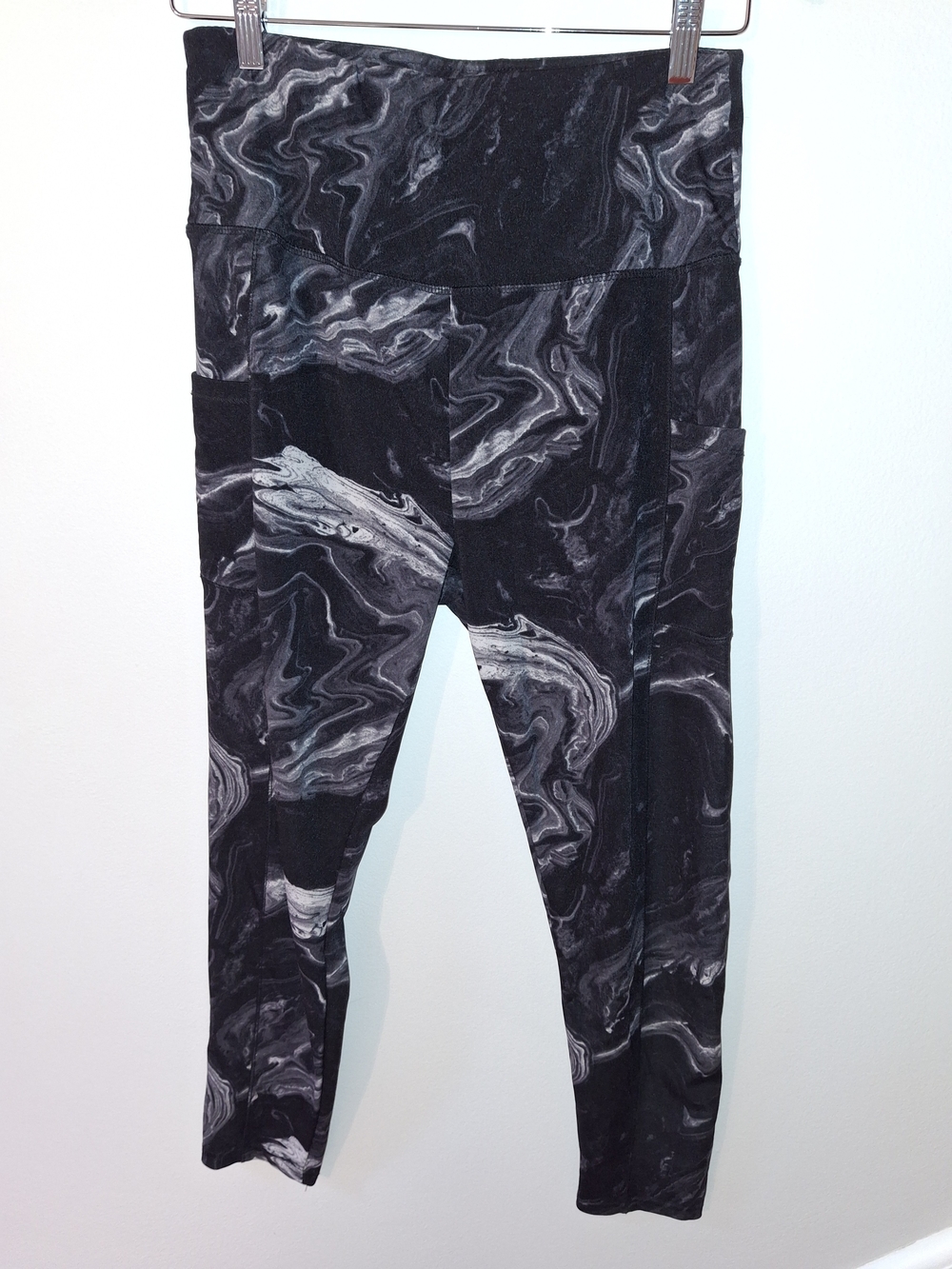 shosho Black & Gray Marble-Print Leggings